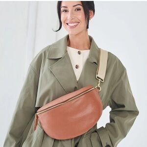 Elie Beaumont Tan Leather Crossbody Bag with Gold Zip